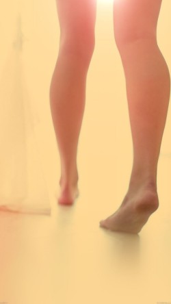 ae74-after-shower-girl-room