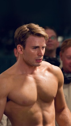CAPTAIN AMERICA: THE FIRST AVENGER