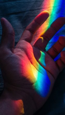 bj46-hand-rainbow-art