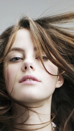 hc18-kaya-scodelario-actress-sexy-hair