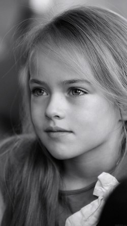 hd74-kristina-pimenova-cute-girl-model-bw-dark