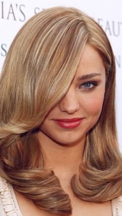 he41-miranda-kerr-dress-smile-sexy-model