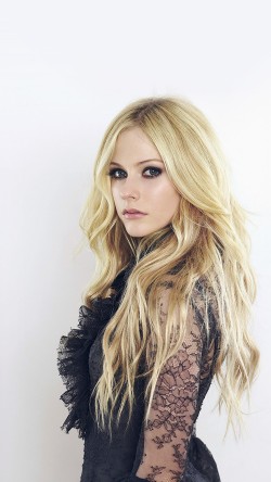 hg34-avril-lavigne-canadian-singer-cute-music