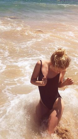 hk66-sea-bikini-vacation-ocean-nature