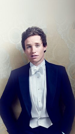 hl56-eddie-redmayne-actor-celebrity-dress