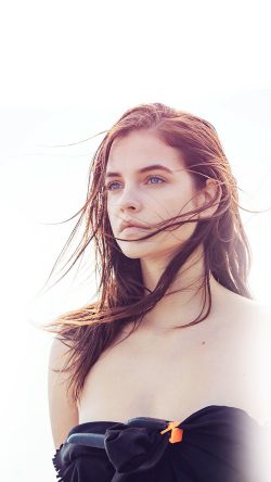hn48-barbara-palvin-white