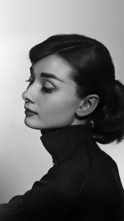 hn97-audrey-hepburn-bw-film-dark