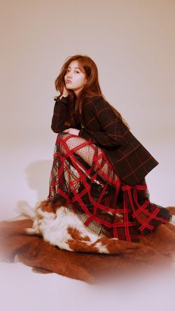 hr01-suji-girl-fall-autumn-kpop