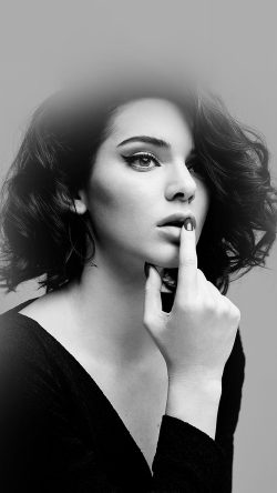 hr08-kendal-jenner-girl-bw-model