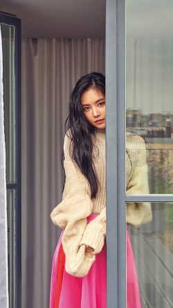 hr17-girl-gaze-kpop-skirt