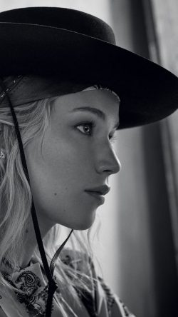 hr60-jennifer-lawrence-bw-girl-face-film
