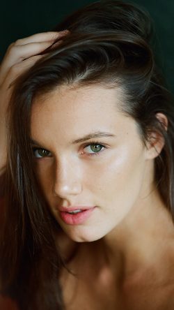 hs13-lucas-hailey-girl-model-face