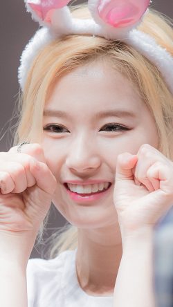 hu00-kpop-smile-pink-twice-sana