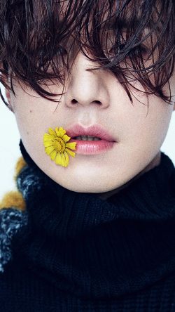 hu40-man-flower-wet-handsome
