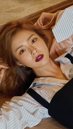 hu80-girl-kpop-asian-lips