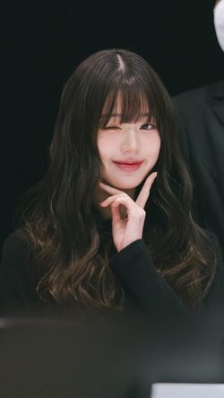 Ppl Wonyoung Fansign Girl Woman Idol Smile Asian Beauty Music Kpop Dark