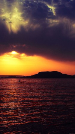 mc18-wallpaper-badacsony-sea-sunset