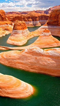 md24-wallpaper-aerial-view-of-rocky-river
