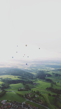 mf51-balloon-party-from-air-wide-mountain-nature