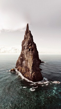 mf62-island-of-red-papillon-sea-ocean-nature