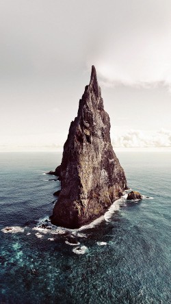 mf63-island-of-lonely-papillon-sea-ocean-nature