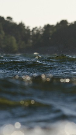mh41-water-drowning-lake-blue-nature