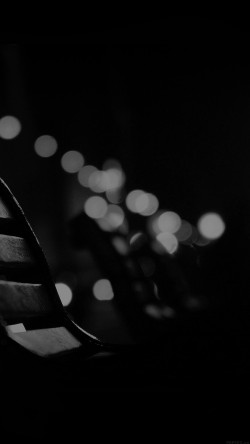 mi31-beach-street-night-bw-dark-lights-bokeh-nature-city