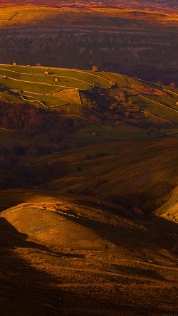 ml20-red-field-nature-mountain