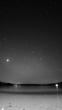 mv36-night-beach-sea-vacation-nature-star-sky-dark-bw
