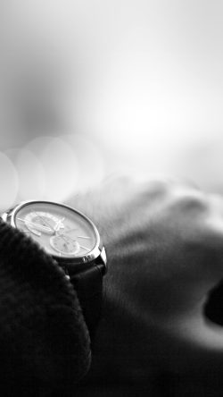 mv83-driving-car-hand-watch-rich-city-bw-dark-flare
