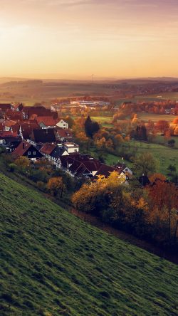 my23-peace-country-fall-mountain-town-tree-blue