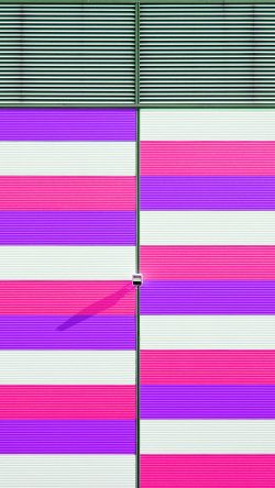 mz43-red-blue-purple-pattern-city