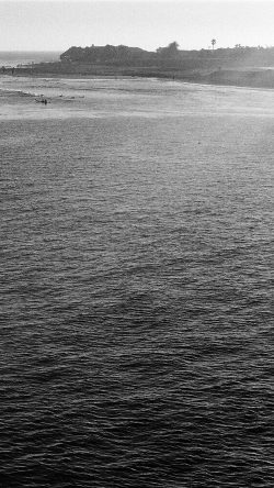 nb22-sea-beach-holiday-nature-dark-bw