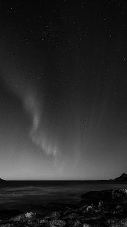 nc56-aurora-night-sky-star-beautiful-space-sea-dark-bw
