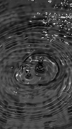 ni61-water-cool-dark-bw-drop-swim-pool-vacation