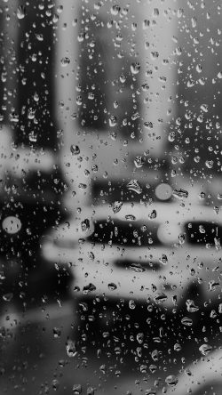 nj02-rain-window-bokeh-art-car-sad-bw-dark