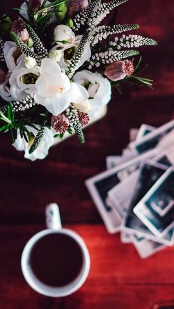 nm23-table-flower-coffee-life-bokeh-red