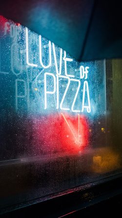 nz28-love-of-pizza-bar-night-city-nature