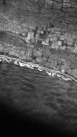 vm50-phandroid-nautre-skyview-earth-pattern-dark-bw